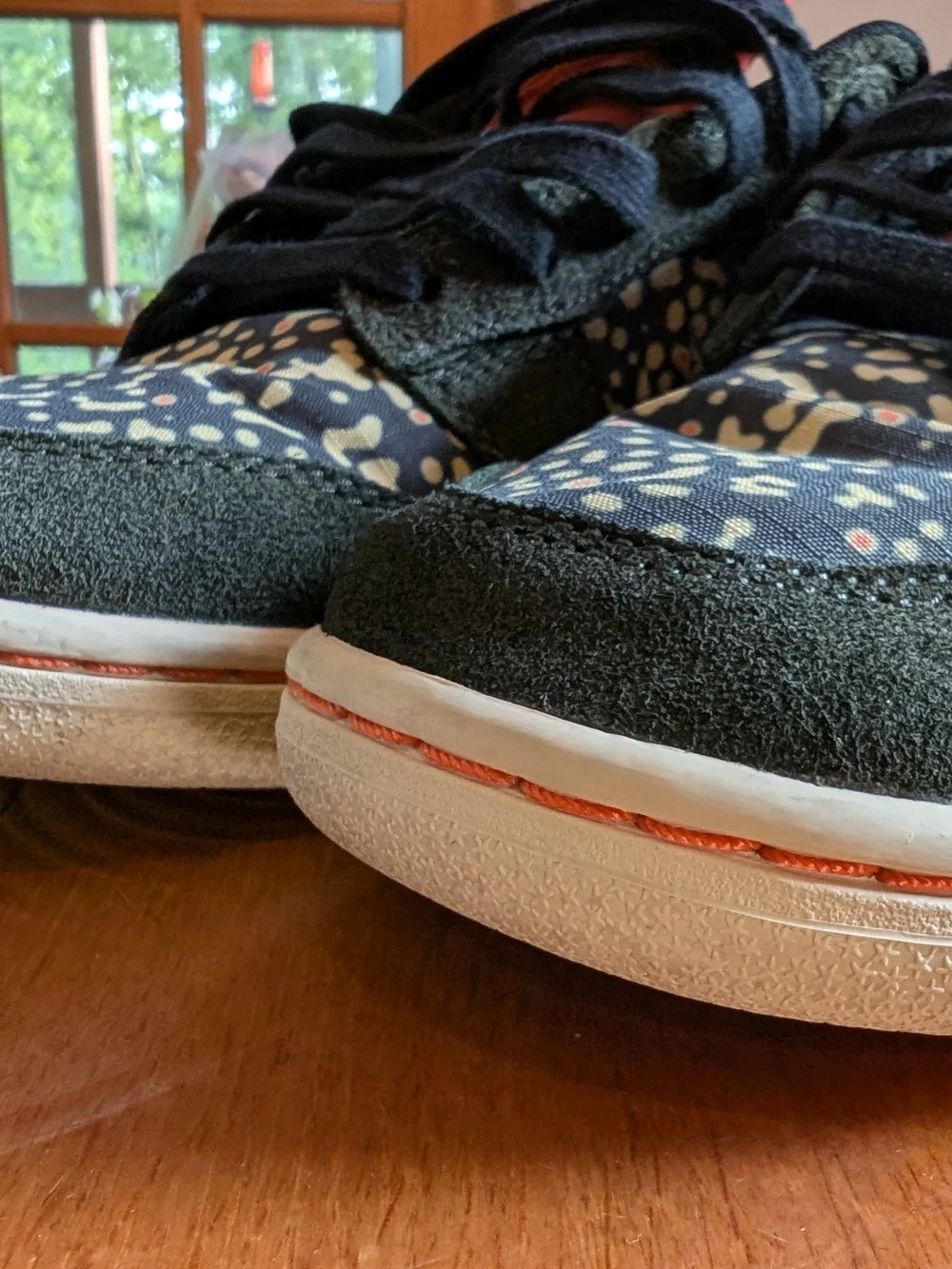 FN7523-300 belongs to the Nike Dunk Low SE 